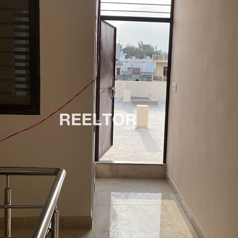 Villa For Rent In Parasvnath Srishti Dadri