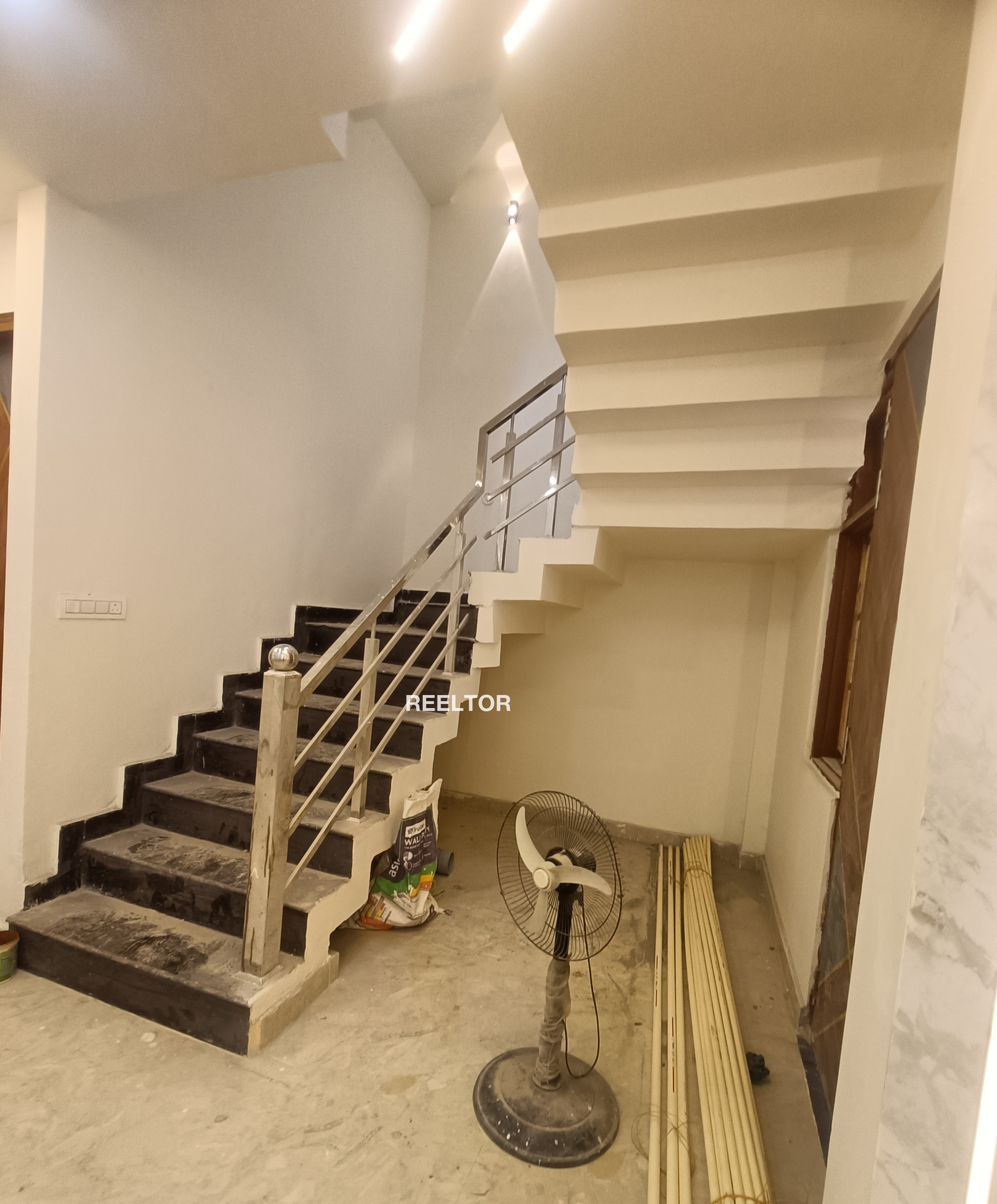 Villa For Sale In Ghazipur Preet Vihar