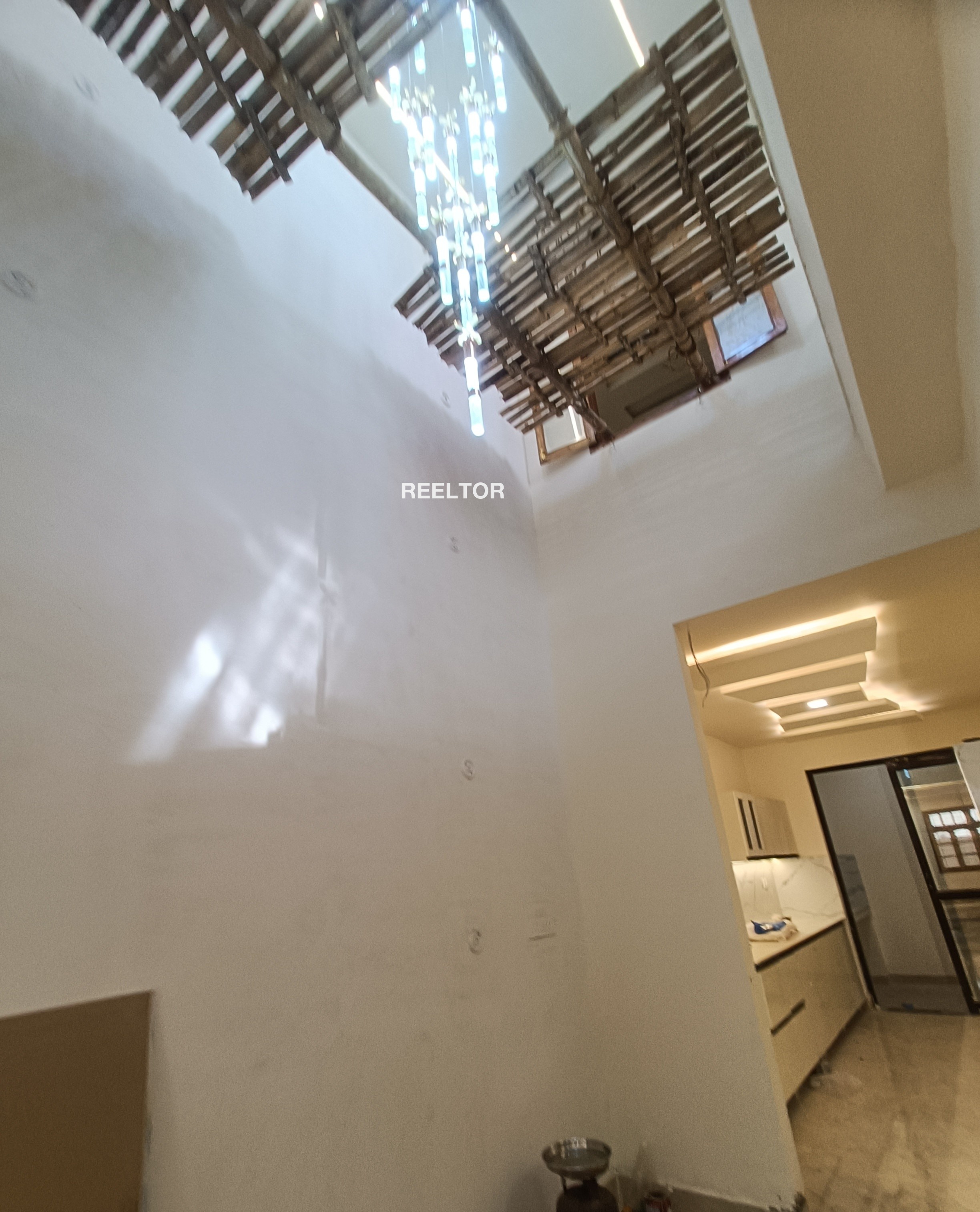 Villa For Sale In Matehundu Kokernag