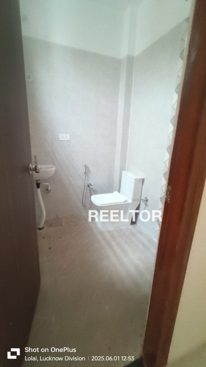 Shop For Rent In Gautam Nagar Defence Colony