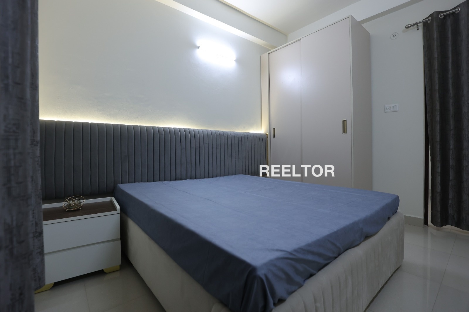 Shop For Sale In Arya Samaj Road Uttam Nagar