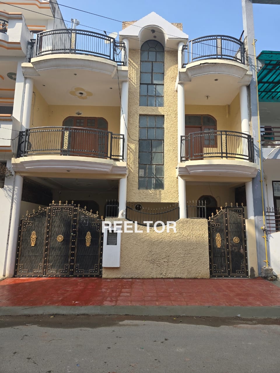 Villa For Sale In Bagiamau Sarojani Nagar