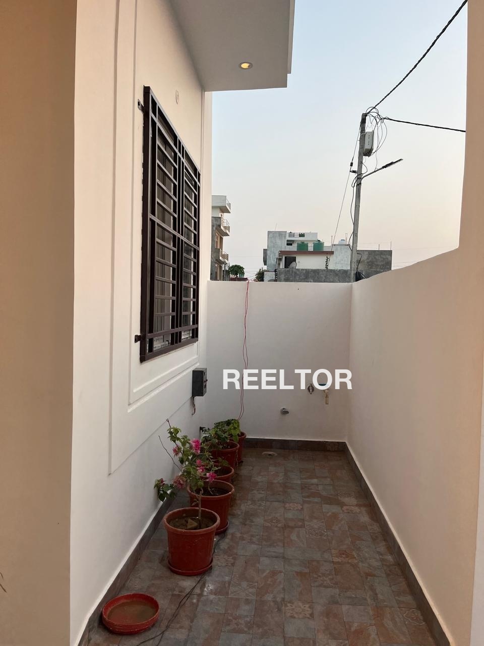 Villa For Rent In Bachhrawan Maharajganj