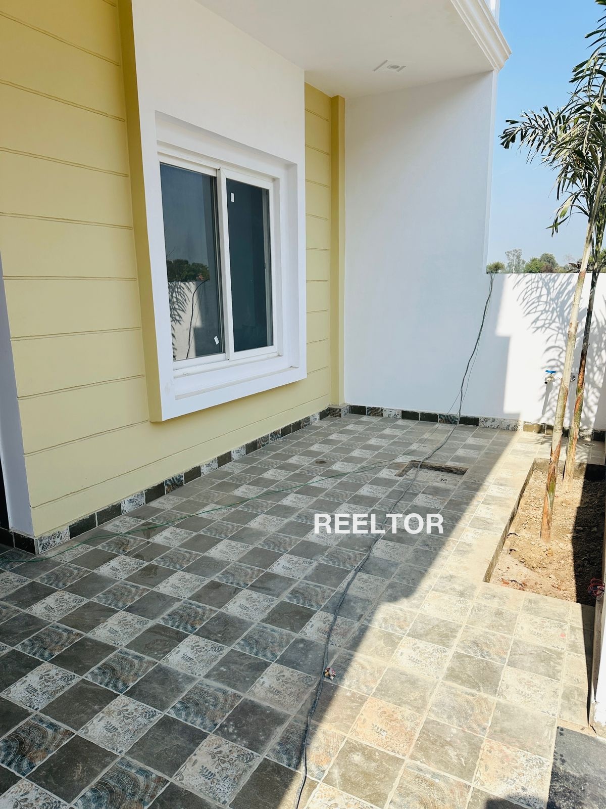 Villa For Rent In Parasvnath Srishti Dadri