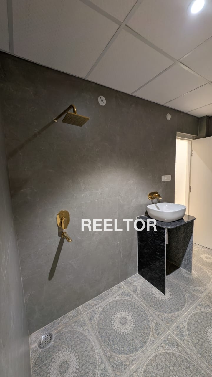 Shop For Sale In Gevande Velhe