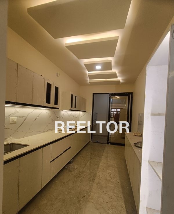 Villa For Rent In Haiderpur Saraswati Vihar