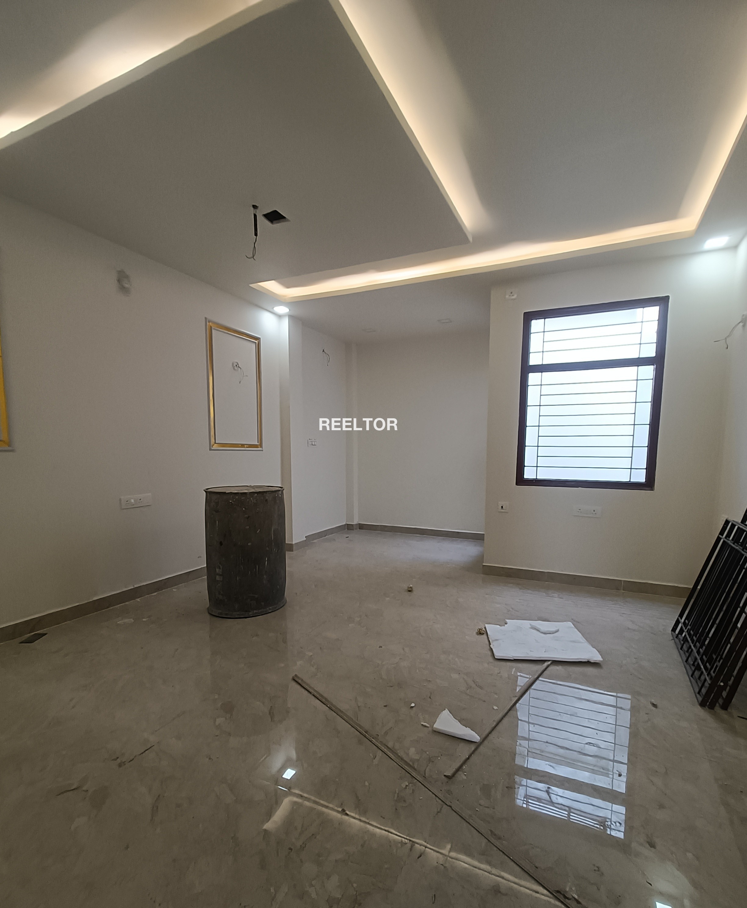 Shop Rent In Alpha One Mall Ahmedabad