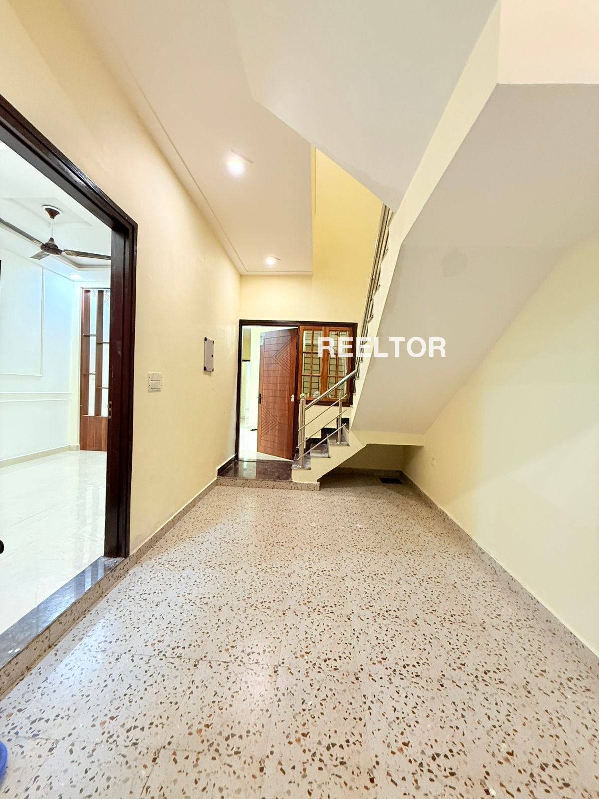 Shop For Sale In Gevande Velhe