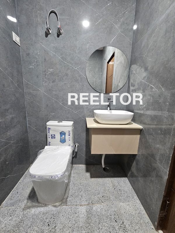 Shop For Rent In Gautam Nagar Defence Colony