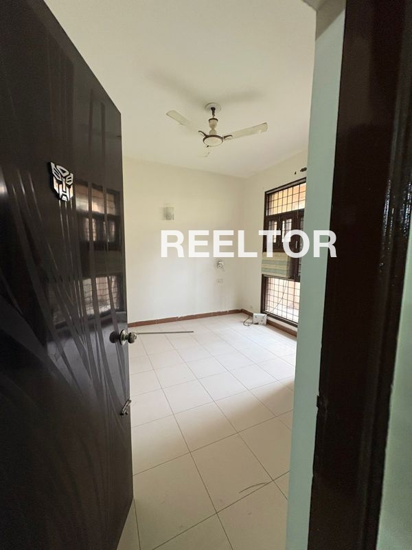 Shop For Rent In Jaithra Aliganj