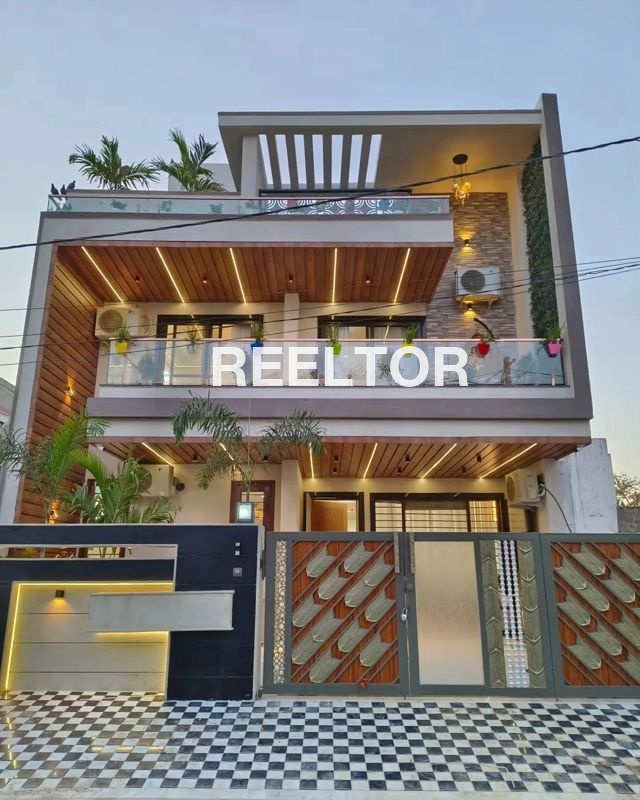 Shop For Rent In Punjabi Bagh