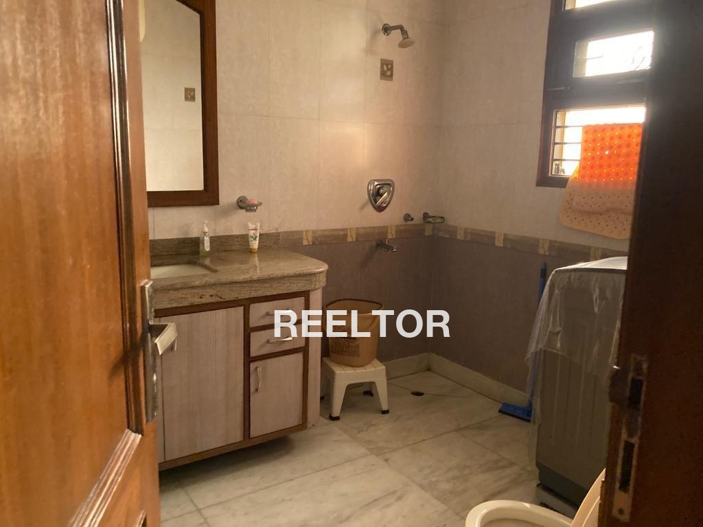 Commercial Shops For Sale In East Delhi