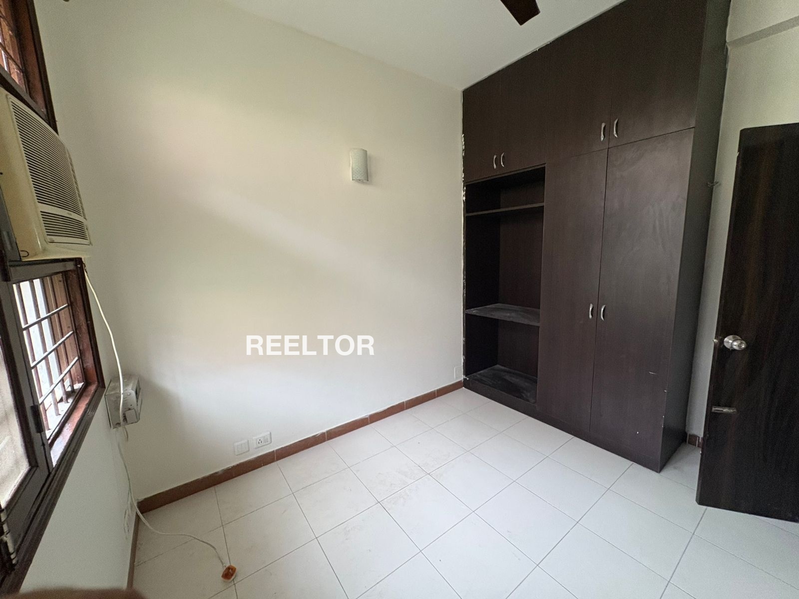 Villa For Sale In Patharkathi Lakhnadon