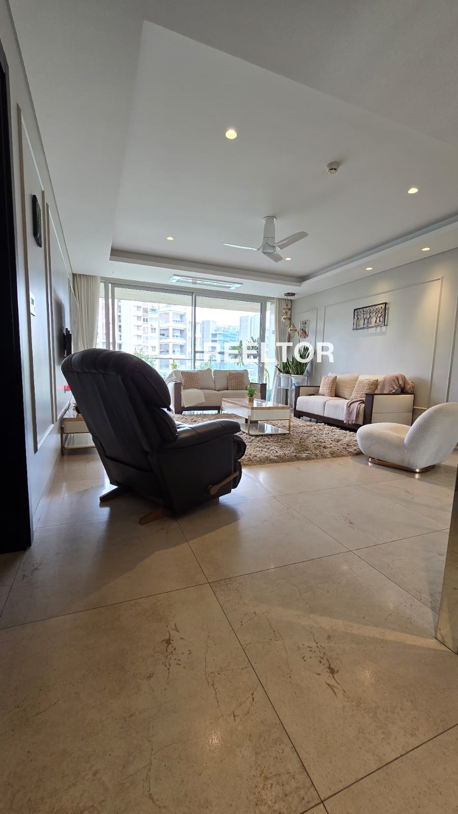 Pre Rented Commercial Property For Sale In Lucknow