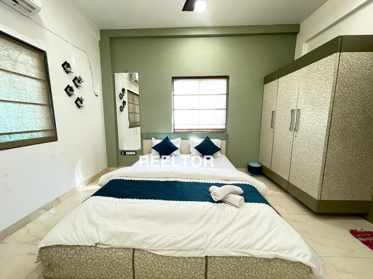 1 Rk In Mahim West Rent