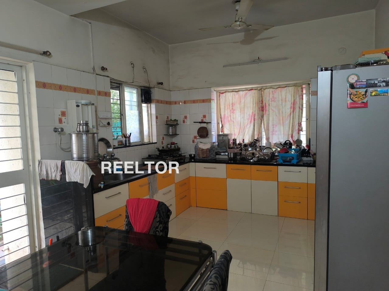 Shop For Rent In Tilak Nagar Market Delhi
