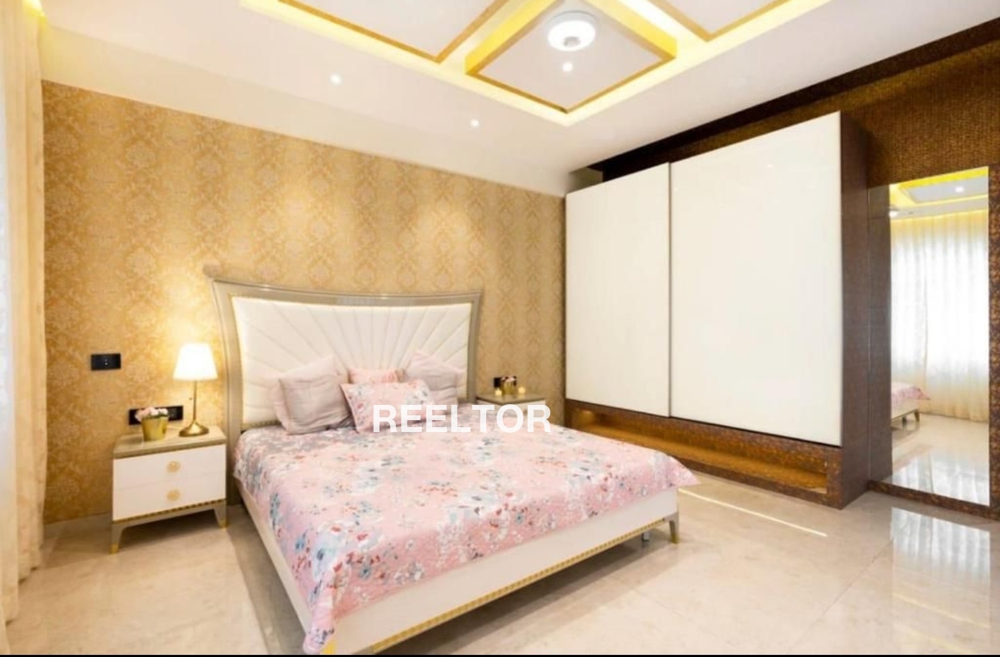 Shop For Rent In Geeta Colony Delhi